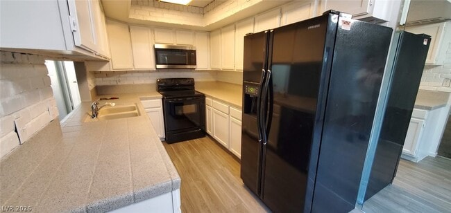 Building Photo - 5088 Jeffreys St