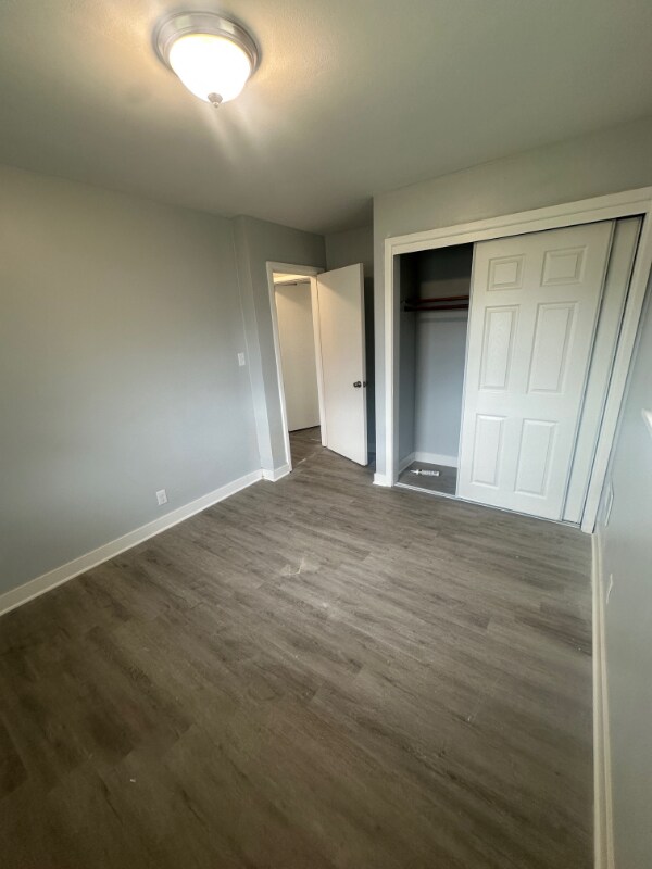 Building Photo - 7230 W Lakefield Dr