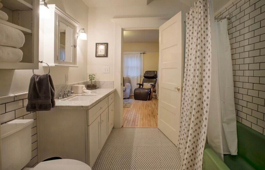 Downstairs bathroom - 305 25th Street