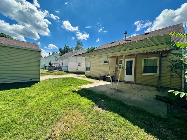 Building Photo - 1265 Anderson Rd