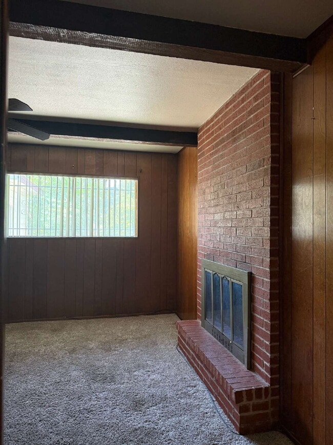 Building Photo - Mid Century Dream with Pink Bathroom