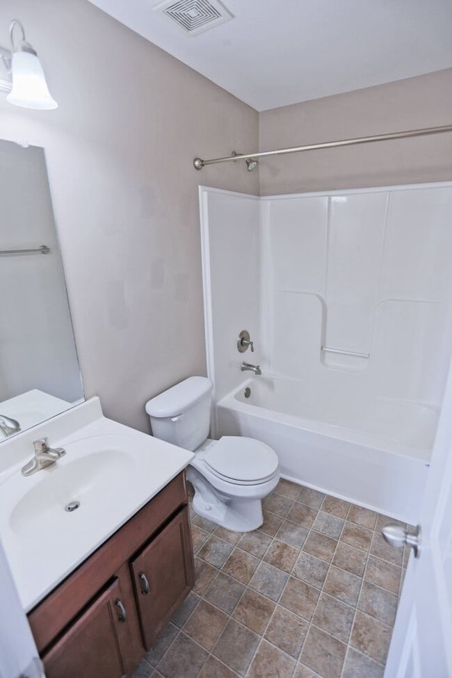 Building Photo - 315 Sam Houston Cir