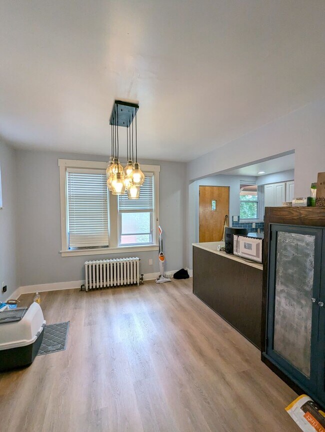 Building Photo - Cozy 3 bedroom 1 Bathroom Home (Squirrel Hill South)