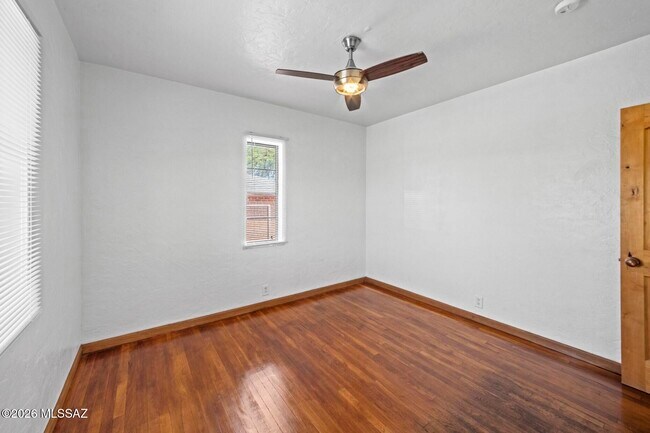 Building Photo - 1202 N Tucson Blvd