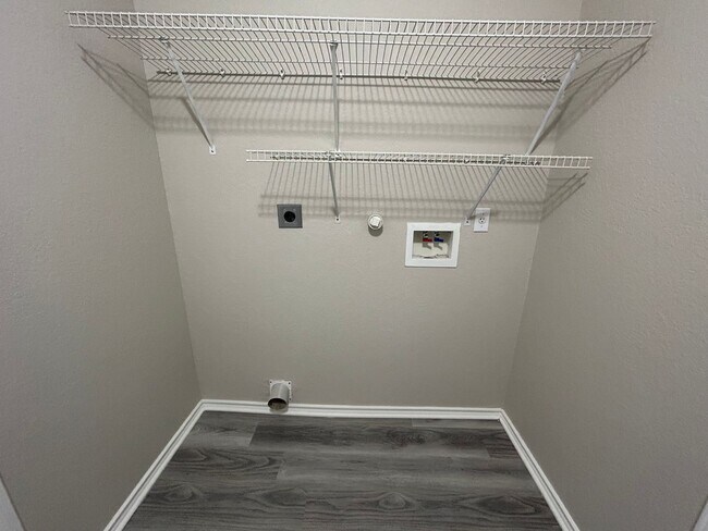 Building Photo - *COMING SOON* Desirable Location In Cibolo! Spacious Home with Loft & Fenced Backyard!