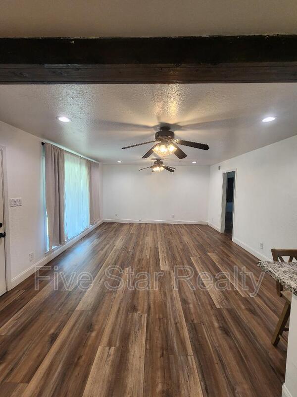 Building Photo - 598 Cassidy Ave
