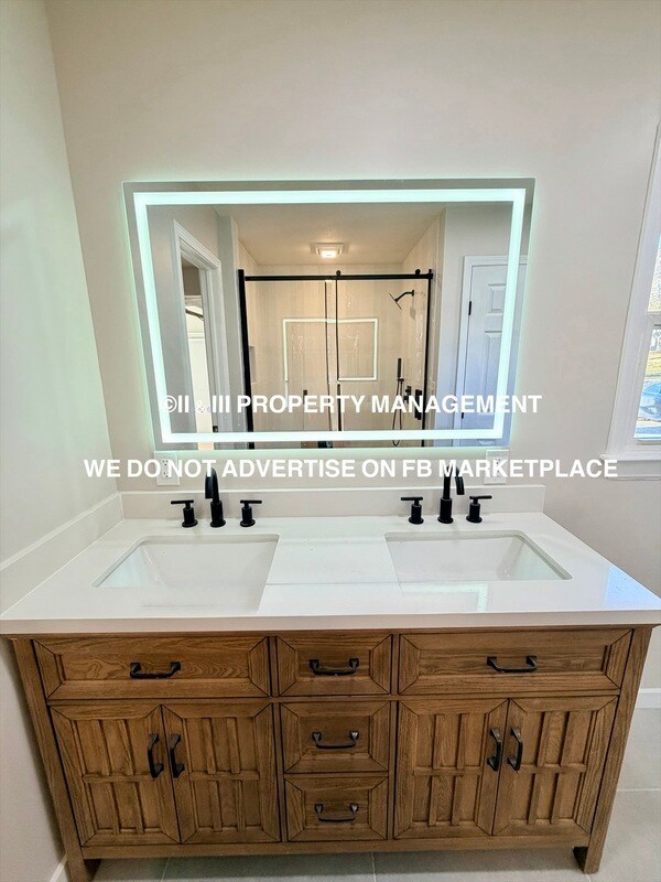 Building Photo - 9209 Hayes Dr