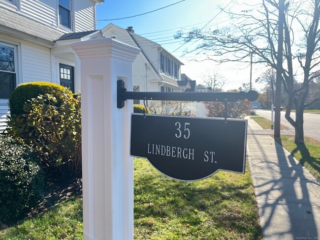 Building Photo - 35 Lindbergh St