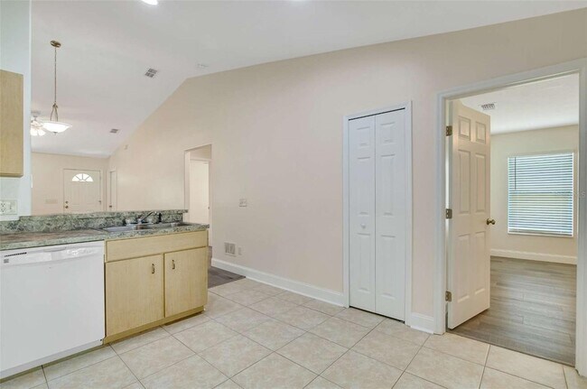 Building Photo - 51 Wellwood Ln