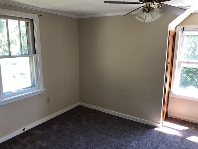 Building Photo - 2 Bed / 1 Bath Single Family Home for Rent...