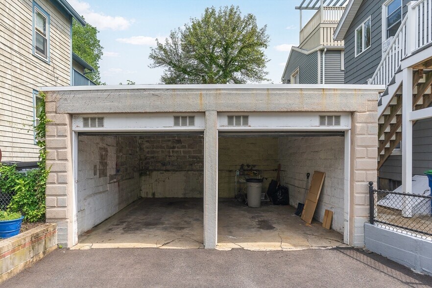 Building Photo - 49 Porter St