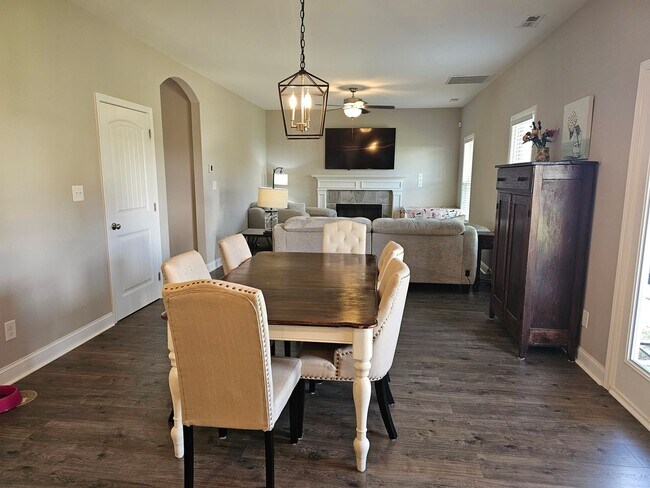 Building Photo - BRAND NEW LISTING!!!!