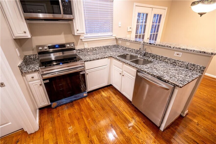 Building Photo - 1188 Ira St SW