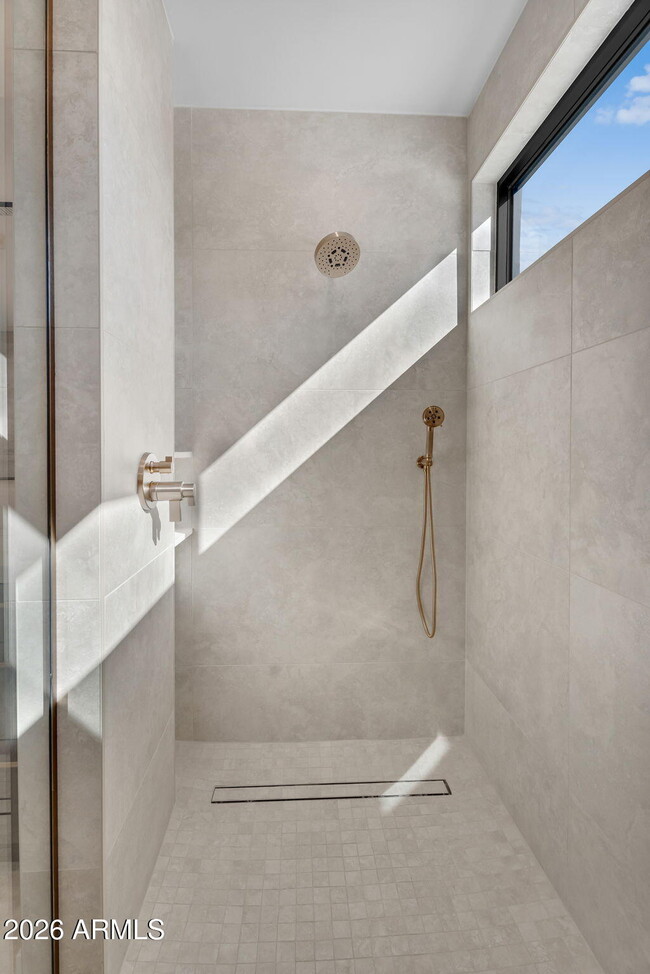 Building Photo - 6975 North 39th Pl