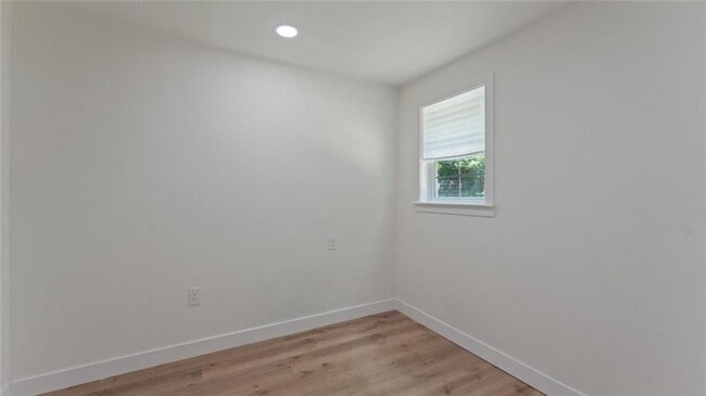 Building Photo - 1580 Jones Ln