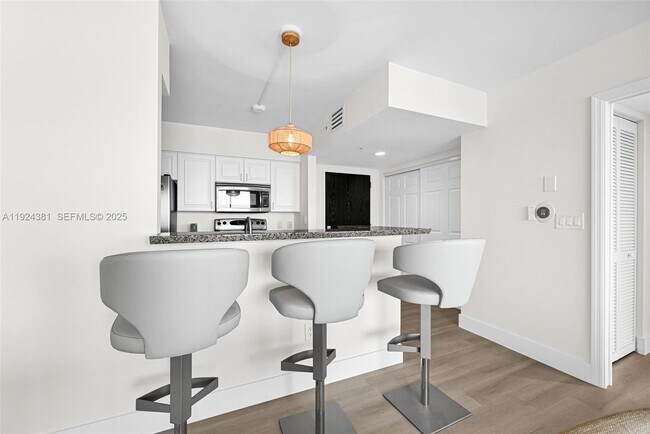 Building Photo - 90 Alton Rd