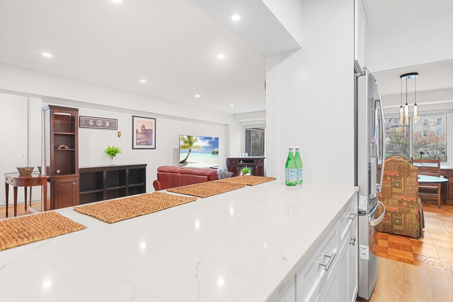 Building Photo - 4201 Cathedral Ave NW