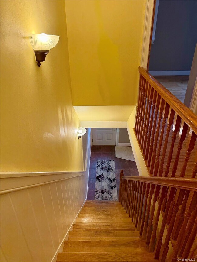 Building Photo - 125 Hill Spur