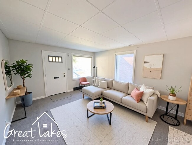 Building Photo - Lovely 3 Bedroom 1 Bathroom now available ...