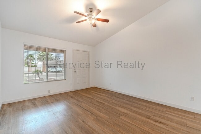 Building Photo - 6409 E Grandview Dr