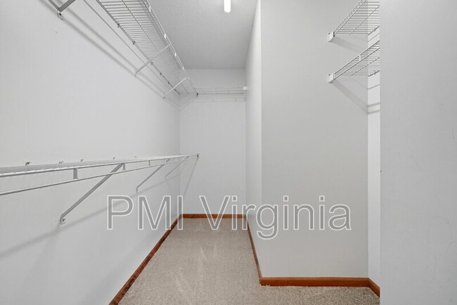 Building Photo - 932 Nugent Dr