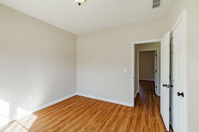 Building Photo - 507 Dove Way