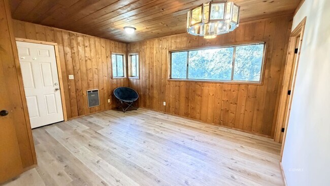 Building Photo - 53510 Country Club Dr