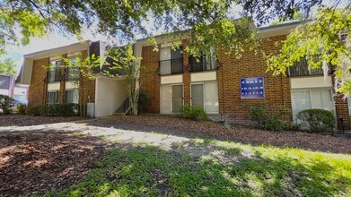 Building Photo - 1 bed, 1 bath, 2nd floor, condominium