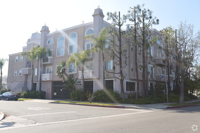 Building Photo - The Terraces At Alvern Circle