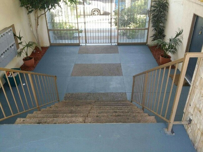 Interior Photo - 129th St