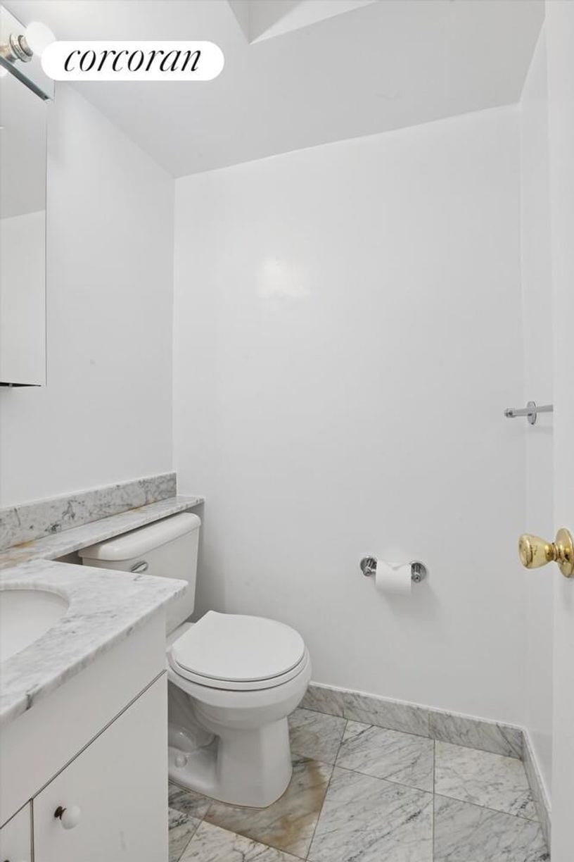 Building Photo - 340 E 64th St