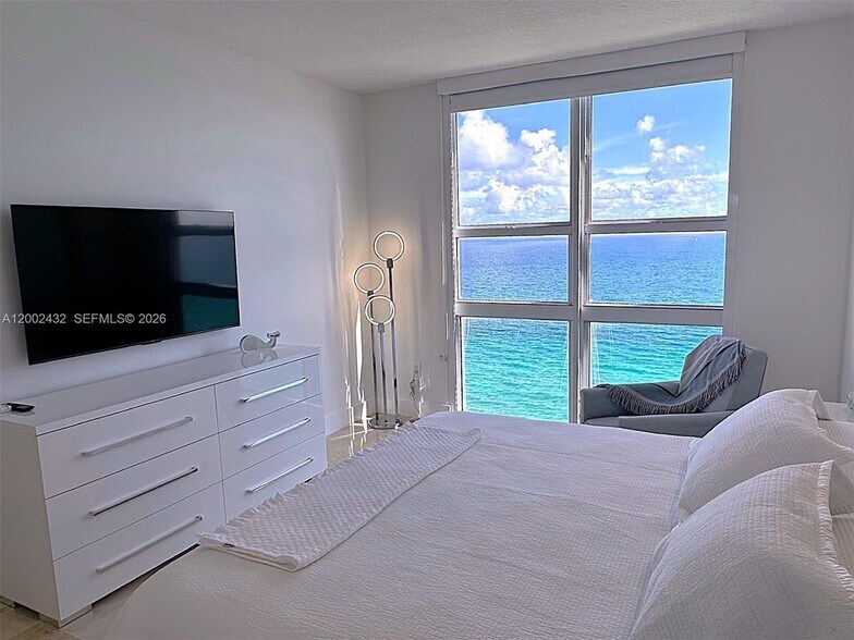 Building Photo - 2080 S Ocean Dr