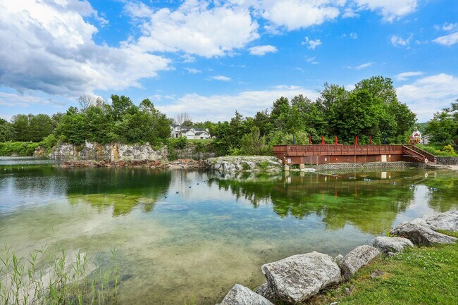 Building Photo - 41 Burlington Ct