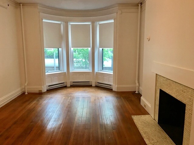 Building Photo - 1067 Beacon St