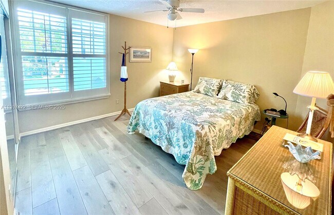 Building Photo - 905 Mainsail Cir