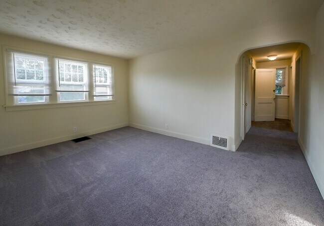 Building Photo - 1163 S. Green
