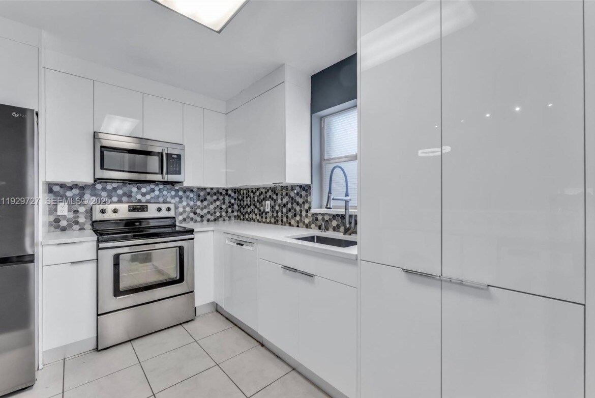 Building Photo - 2945 NW 68th St