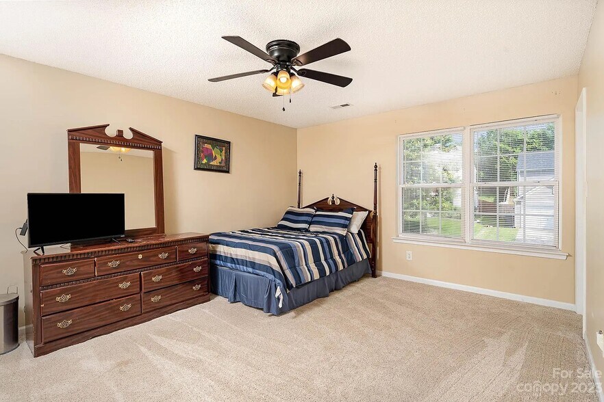 Building Photo - 10510 Plantain Ct