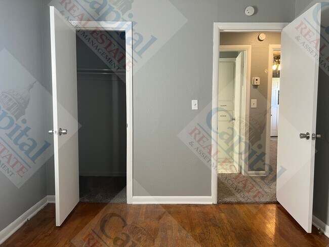 Building Photo - Lovely 3 Bedroom