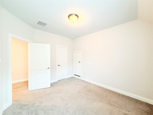 Building Photo - 6610 Lake Oasis Dr