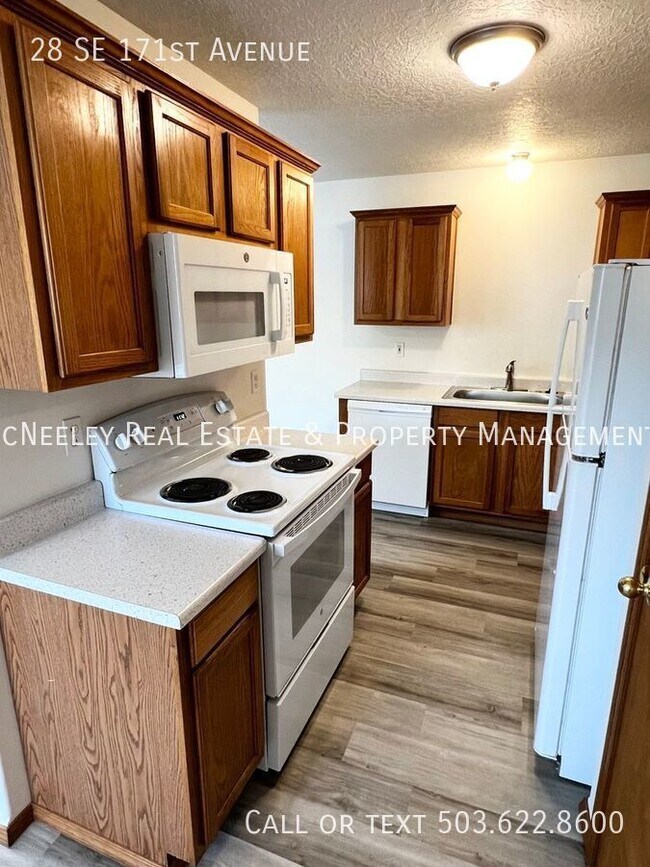 Building Photo - Nice 3 Bedroom Home