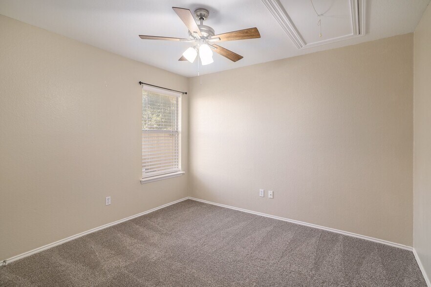 Downstairs Bedroom #3 - 1019 Leeds Castle Walk