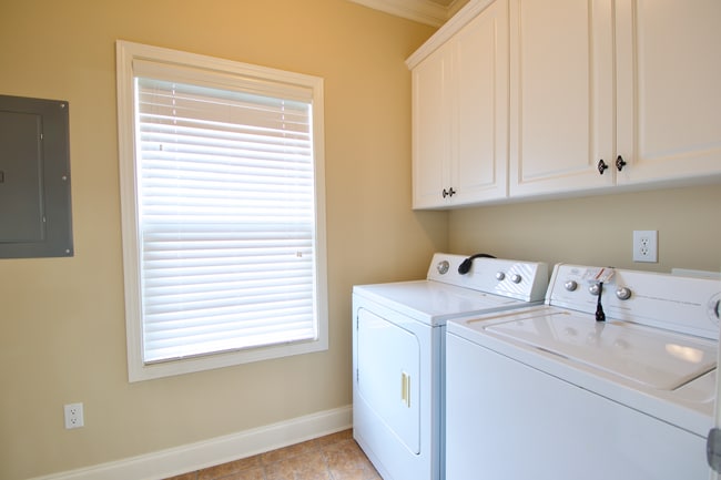Building Photo - Downtown Auburn Living on West Glenn – Wal...