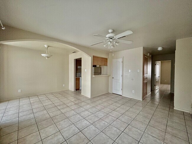 Building Photo - 203 Martingale