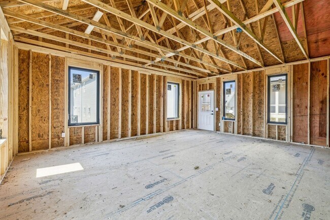 Building Photo - 3135 Parthenon Ave