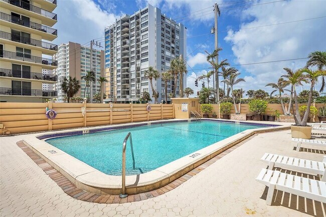 Building Photo - 1401 S Ocean Dr