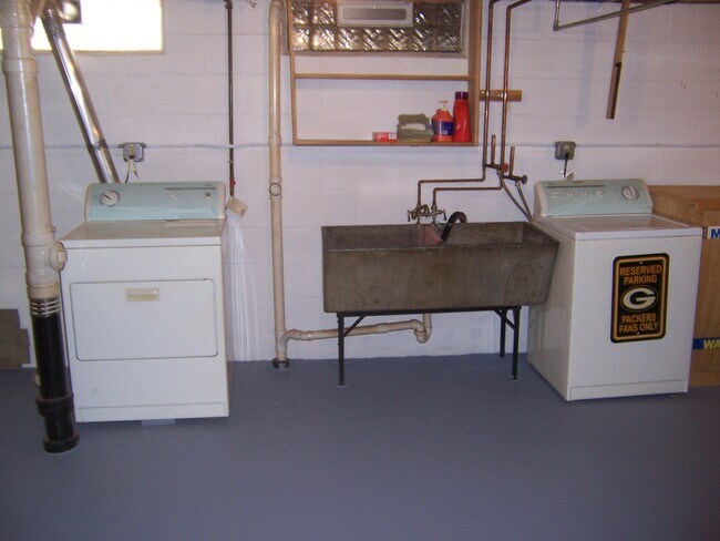 Basement - 341 E Gauer Cir