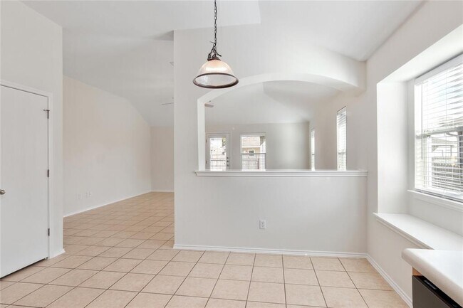 Building Photo - 1117 Alexandria Way