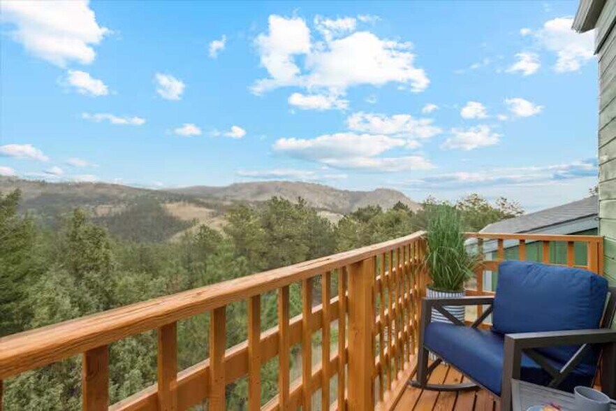 Building Photo - 6186 Sunshine Canyon Dr