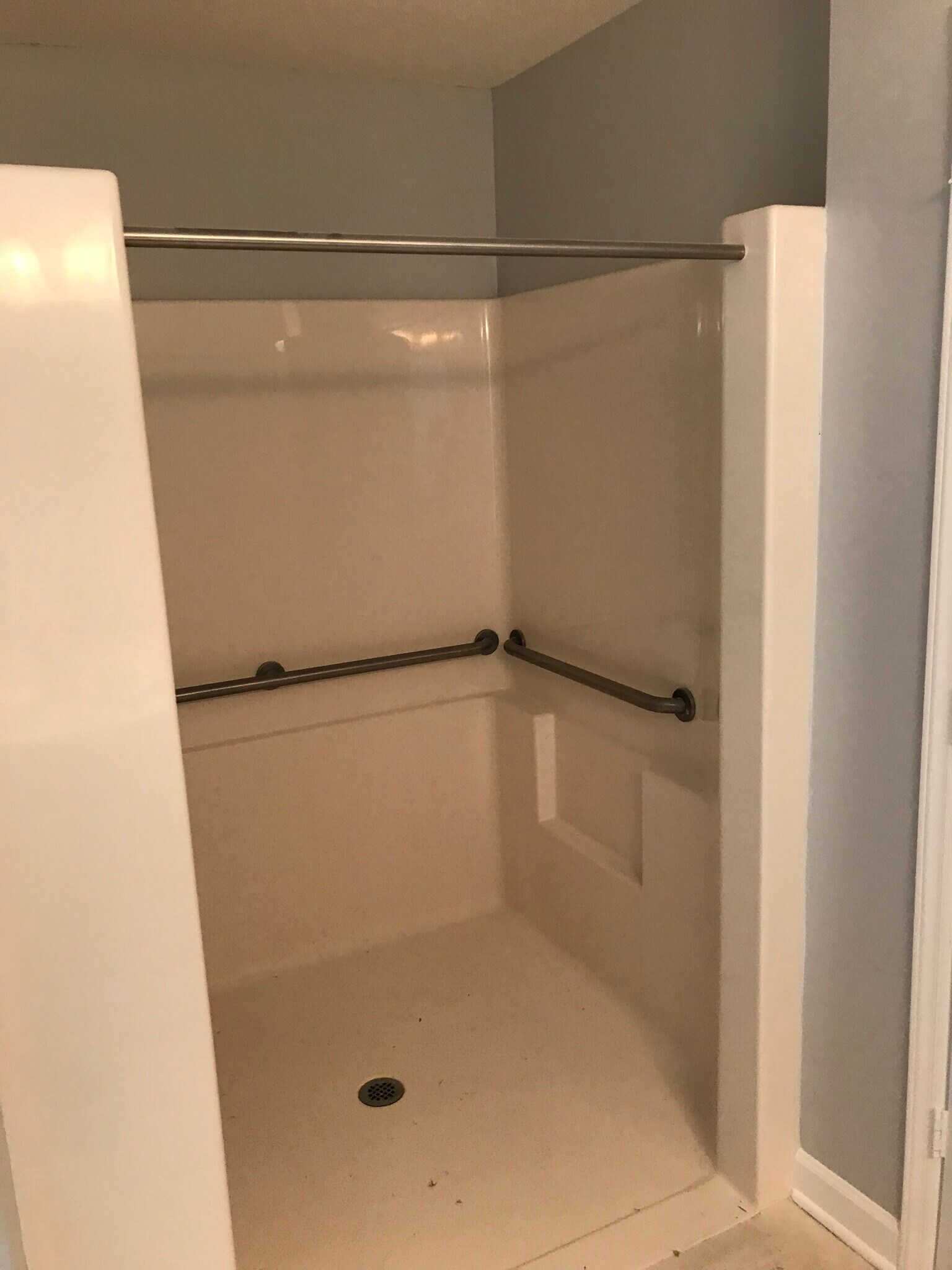 Building Photo - 1950 Hawkcrest Ct